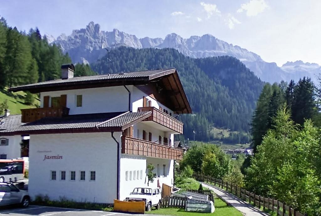 Apartments Jasmin Selva di Val Gardena Exteriör bild
